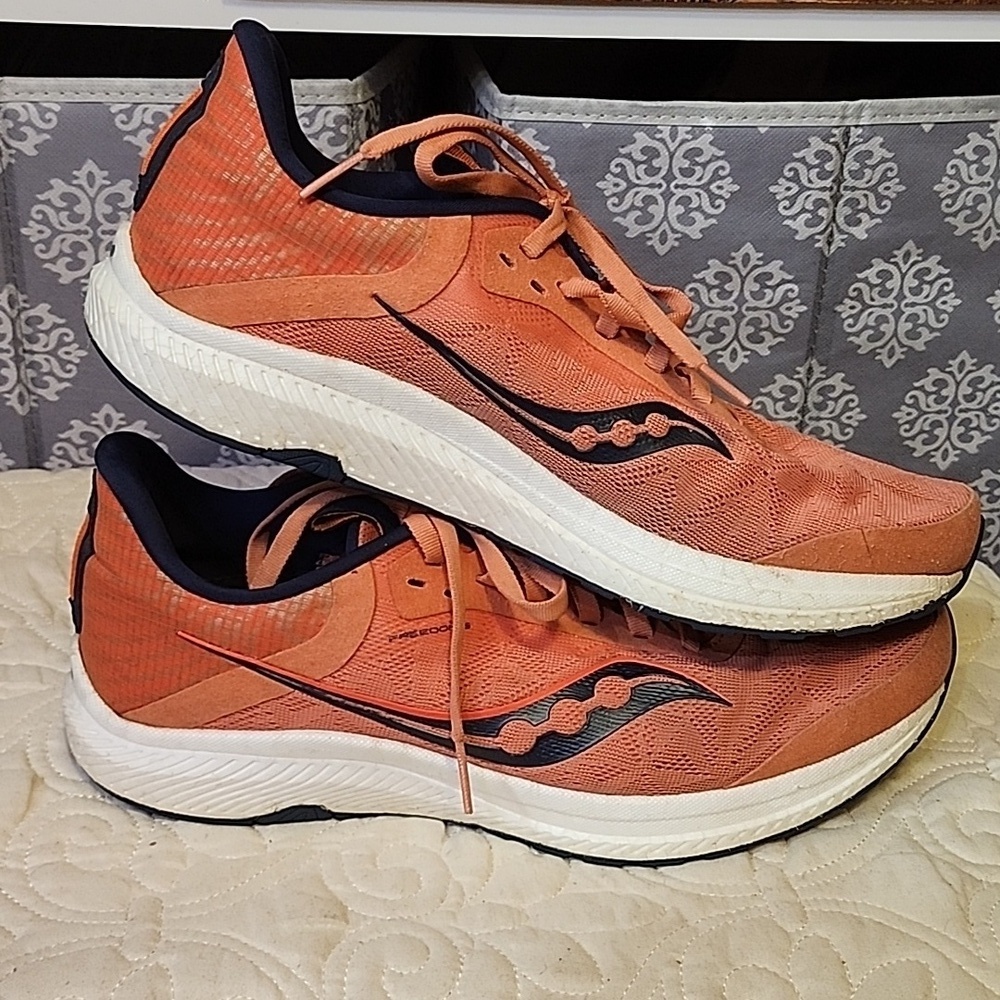 Saucony Freedom 5 Running Shoes Red W10 - Picture 8 of 10